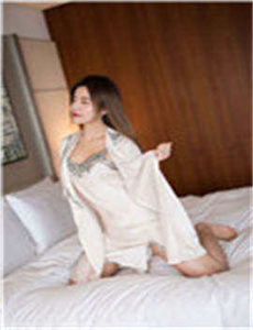 交流1V3多肉梁医生,xxx双性人人妖精品视频